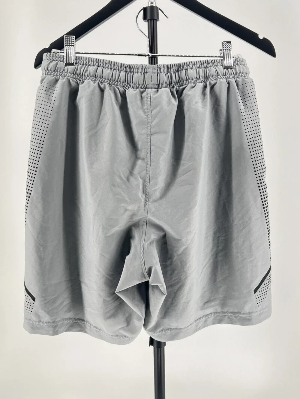 Under Armour Shorts Men's Size S, 1-21